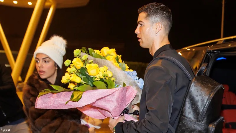 إعلامي سعودي يهدي رونالدو "ناقة" بمناسبة زواجه